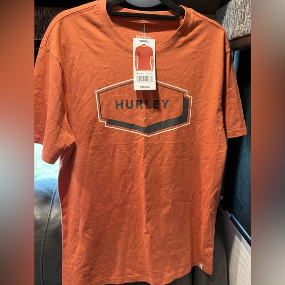 Hurley tshirt NWT Size small - Picture 1 of 5